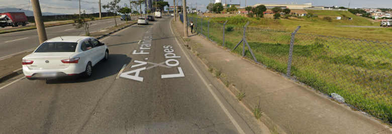 Acidente ocorreu na Avenida Francisco Ferreira Lopes, em Jundiapeba