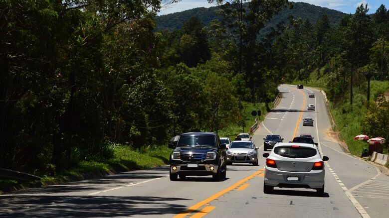 Rodovias do Alto Tietê têm movimento tranquilo nesta sexta