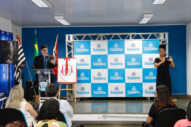 Central de Interpretação de Libras completa um ano de funcionamento