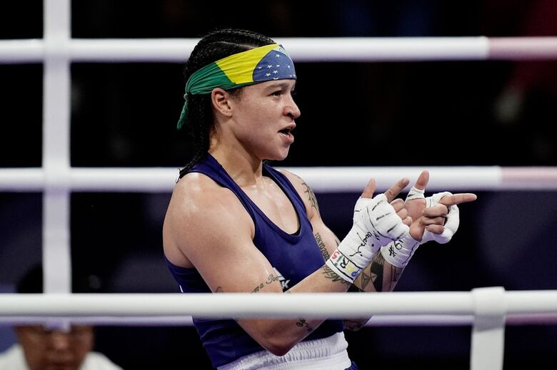 Bia Ferreira vence mais uma e garante ao menos o bronze em Paris