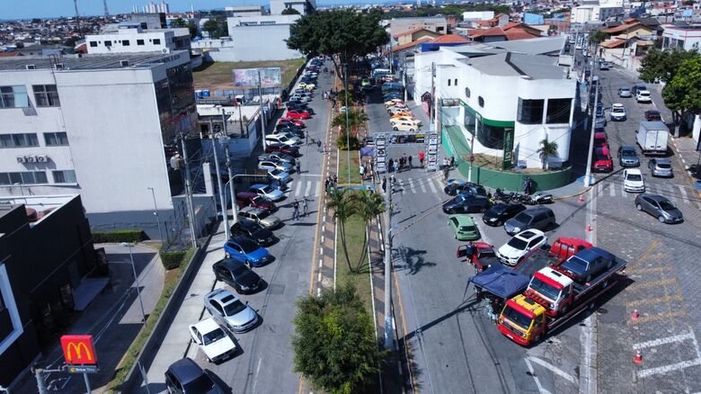 Itaquá realiza 10° Encontro de Carros Antigos e Customizados 