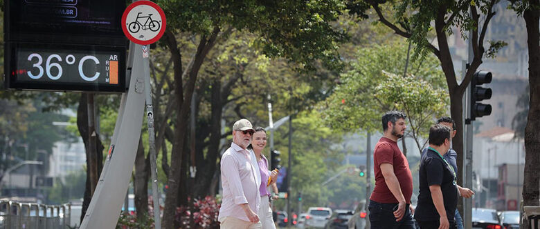 Com previsão de até 39°C, Defesa Civil de SP estende alerta de risco elevado para incêndios