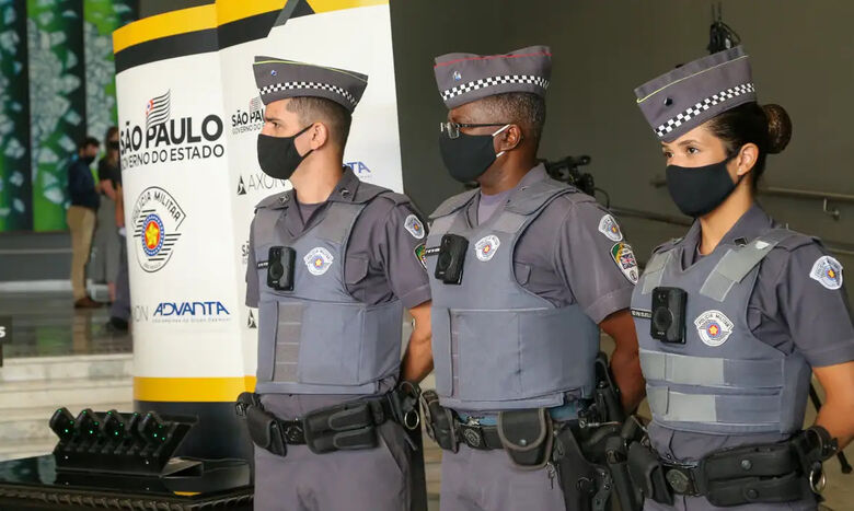 Polícia de São Paulo anuncia compra de 12 mil câmeras corporais