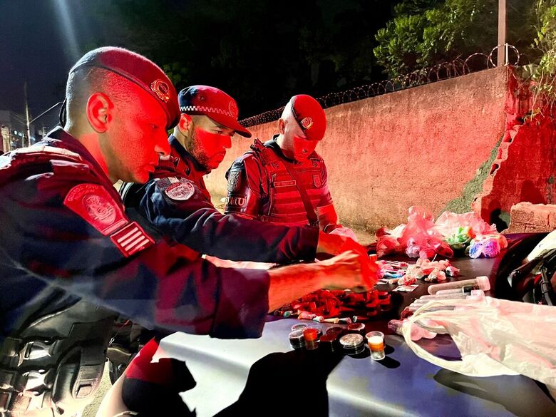 Operação da GCM Itaquá estoura três casas bombas e prende dois suspeitos