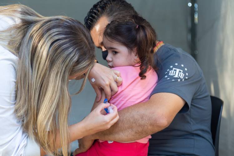 SP lança campanha 'Chama o Var' para esclarecer dúvidas da população sobre vacinas