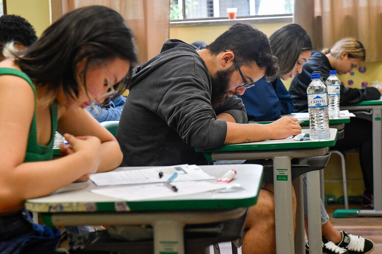 14,4 mil estudantes da 3ª série do Ensino Médio do Alto Tietê participam do Provão Paulista