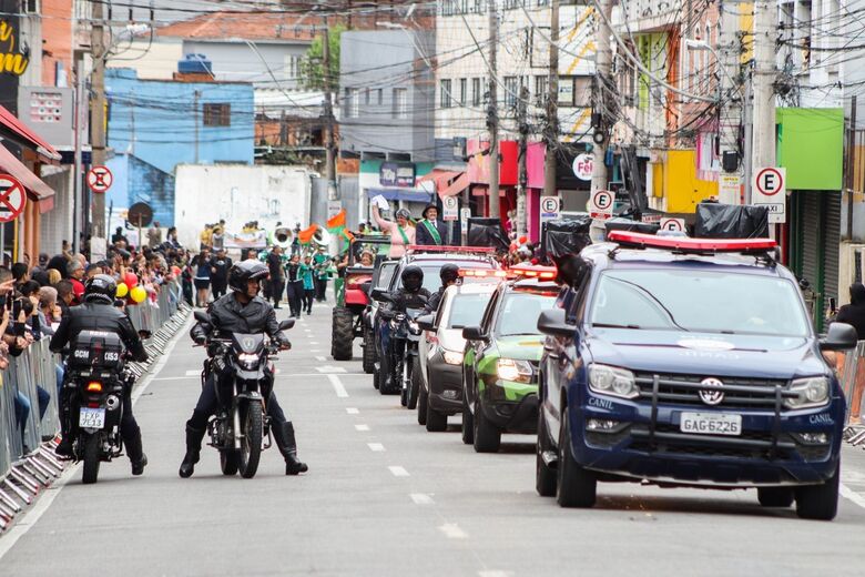 Ferraz comemora 71 anos com desfile cívico nesta segunda-feira