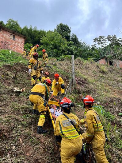 Simulado contou com 11 vítimas em áreas de difícil acesso