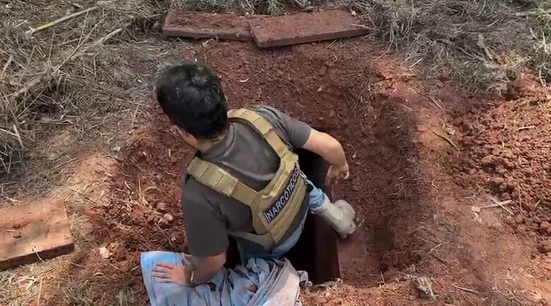 Polícia prende sete após encontrar 'bunker' com drogas dentro de chácara em Salesópolis 