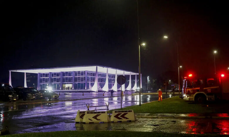 Segurança é reforçada em Palácios e Esplanada após explosões