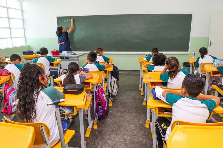 Mais de 4 mil estudantes ferrazenses participam do Saresp nesta quarta