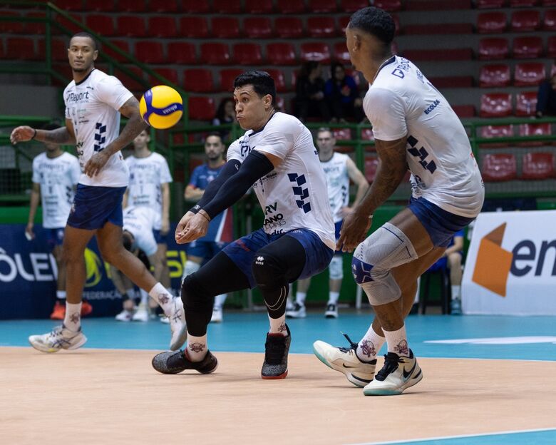 Suzano Vôlei está no Centro-Oeste em busca de sua segunda vitória