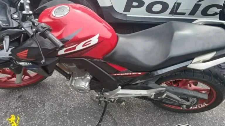 Polícia recupera duas motos roubadas e celular em Itaquaquecetuba