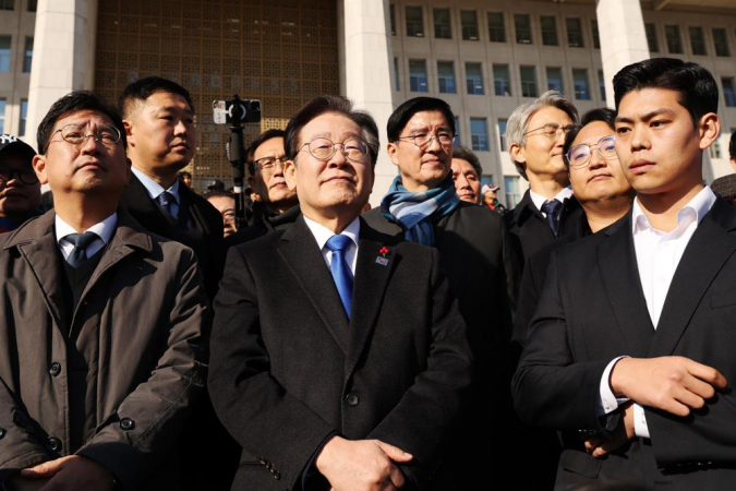 Presidente sul-coreano enfrenta impeachment após declarar lei marcial