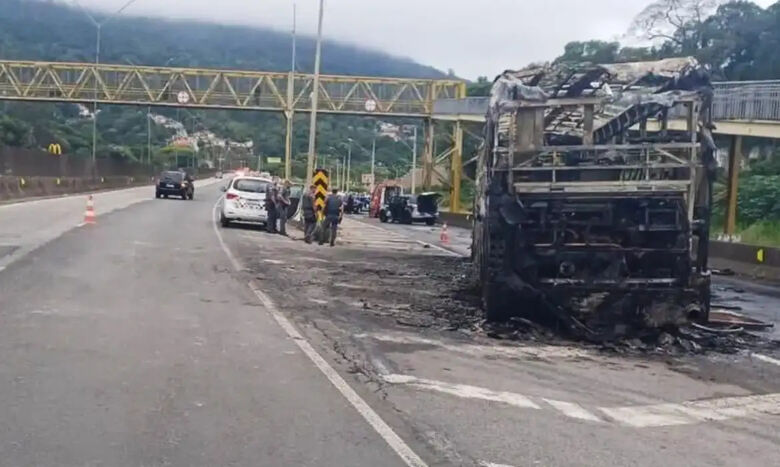 Polícia de SP cumpre mandados de prisão de torcedores do Palmeiras