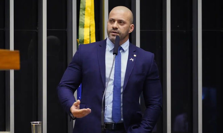 Moraes concede liberdade condicional a Daniel Silveira