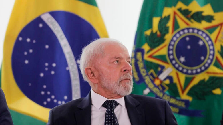 Hemorragia não afeta função cerebral do presidente, diz médico de Lula