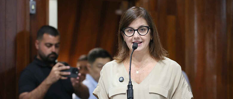 Mara Bertaiolli, prefeita eleita de Mogi, durante audiência pública na Câmara Municipal