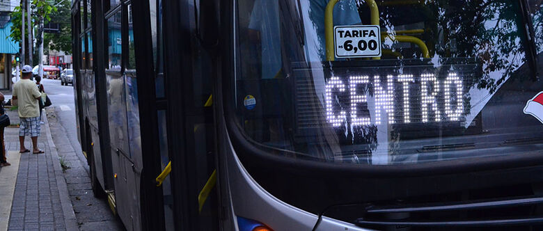 <CL47.7>Suzano tem 1º dia  útil com a nova tarifa de ônibus de R$ 6,00