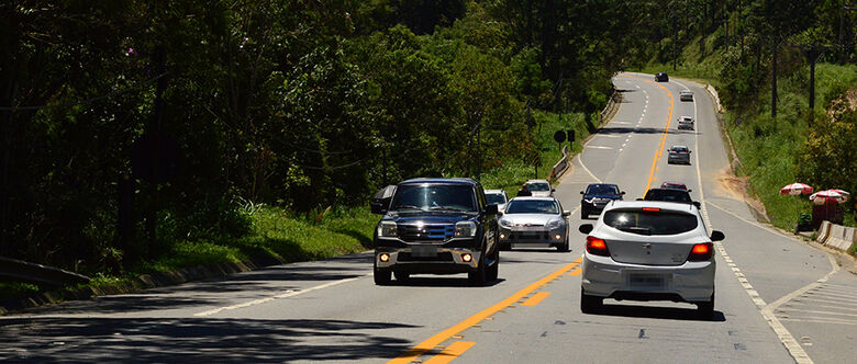 Movimento na Mogi-Bertioga deve crescer nesta sexta-feira (27) no sentido litoral