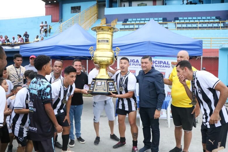 Finais de campeonatos do futebol amador movimentam Suzanão no fim de semana