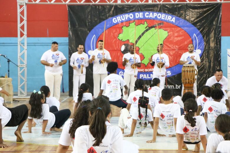 Portelão recebe formação de 70 crianças em projetos de capoeira