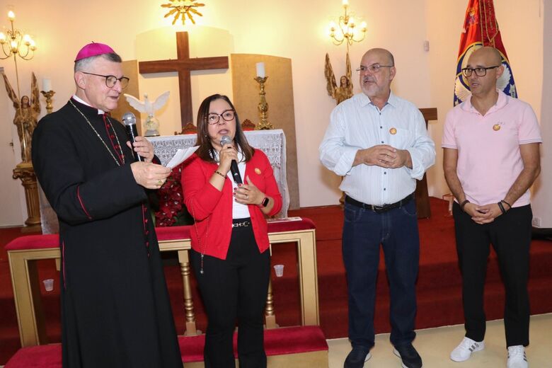 5ª Coroa do Divino terá edição especial de Natal neste sábado (14) com a presença do Papai Noel 