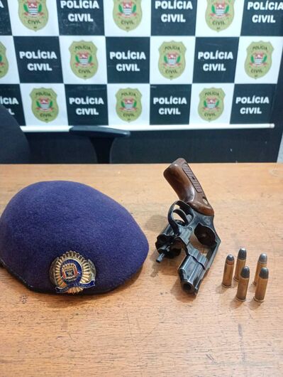 Arma apreendida estava escondida na cintura do suspeito