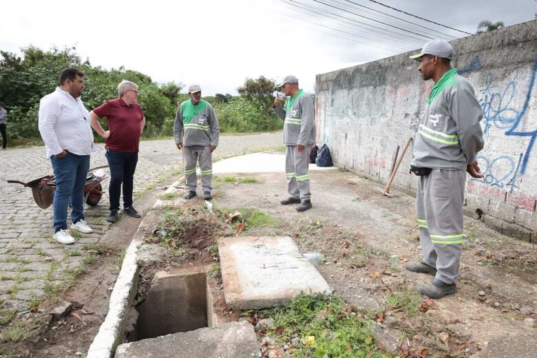 Atividades de zeladoria estão sendo reforçadas nas localidades próximas a rios