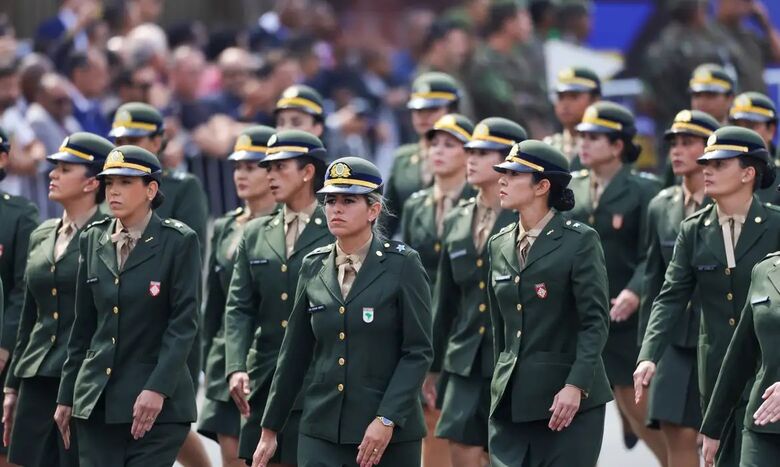 Alistamento militar feminino inédito segue até 30 de junho