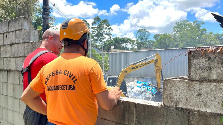 Defesa Civil esteve apoiando o Corpo de Bombeiros