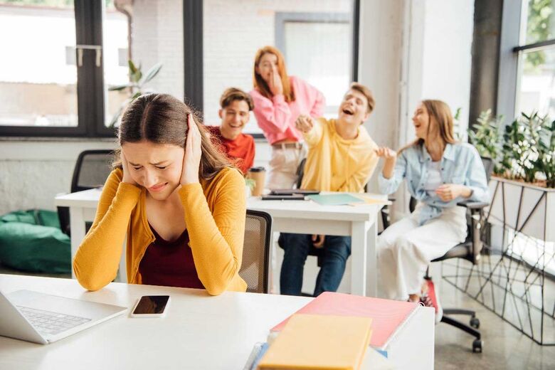 Volta às aulas: entenda o papel dos pais na prevenção ao bullying entre crianças e adolescentes