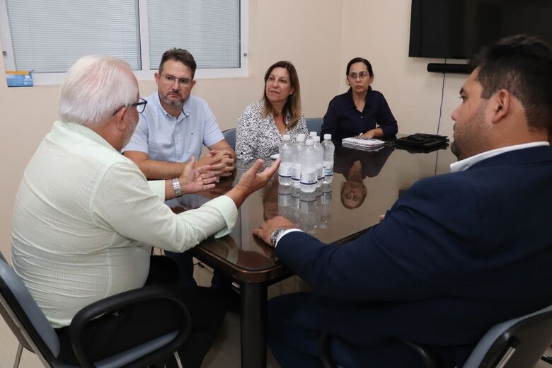 Durante a conversa, o prefeito também falou sobre a oferta de leitos do hospital