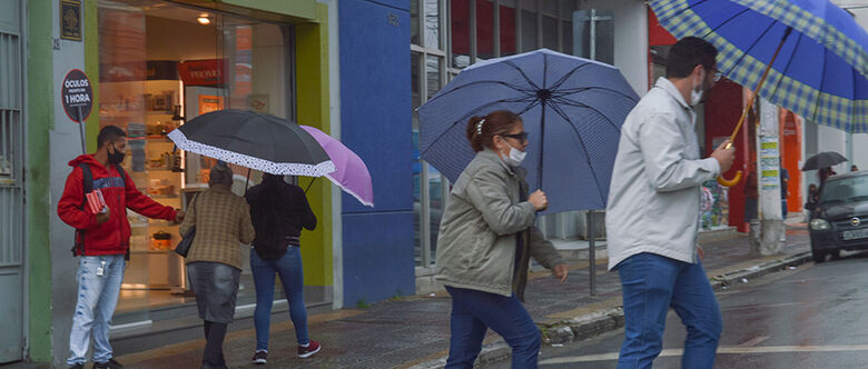 Comum nesta época do ano, as chuvas ajudam a manter o ar limpo