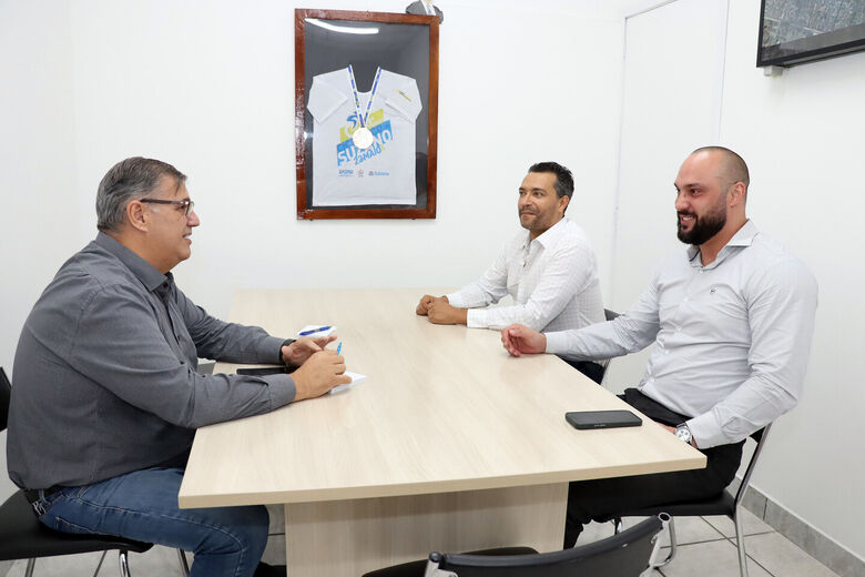 Claudinei Galo se reuniu na sede da secretaria com os superintendentes do departamento estadual