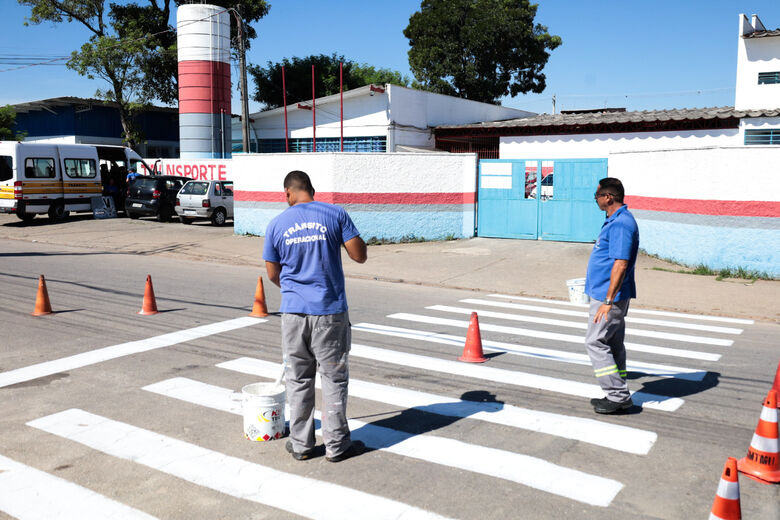 Prefeitura de Suzano reforça sinalização viária no entorno de escolas