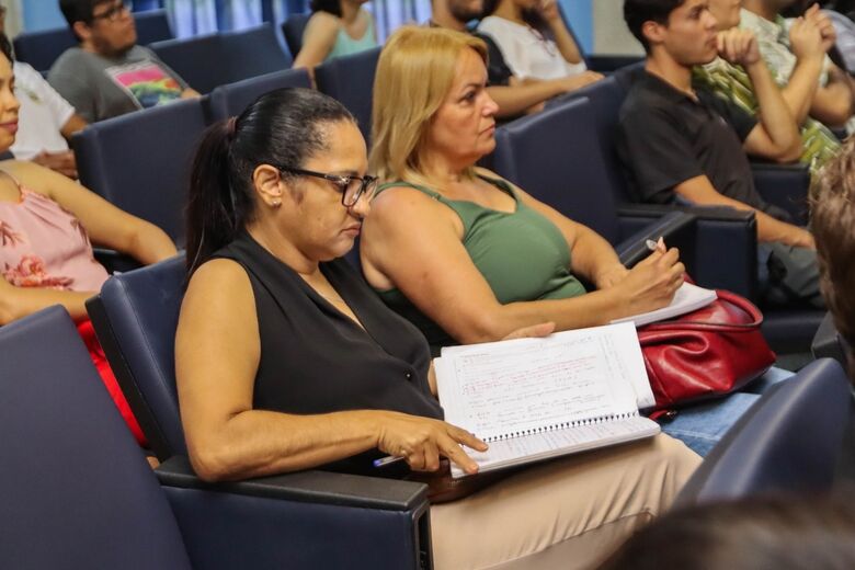 Palestra foi destinada aos profissionais da área