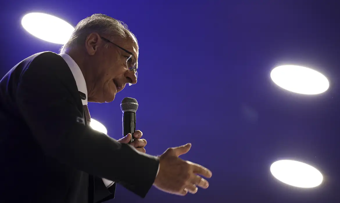 Presidente em exercício, Geraldo Alckmin