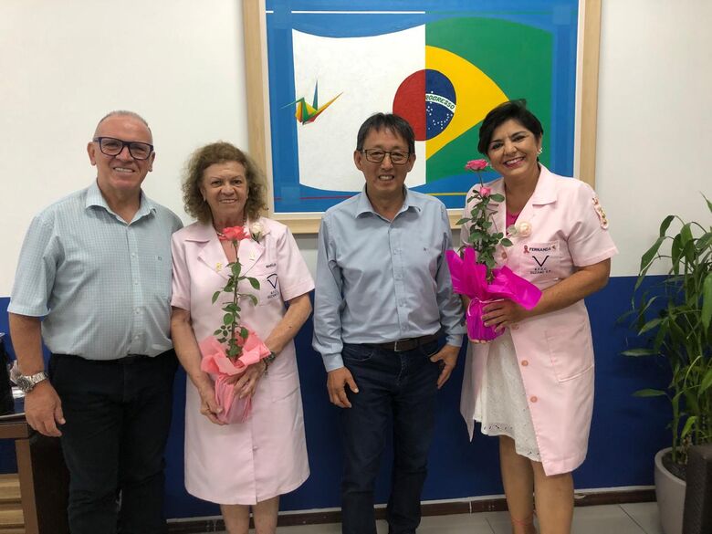 Takayama recebe representantes da Rede Feminina de Combate ao Câncer
