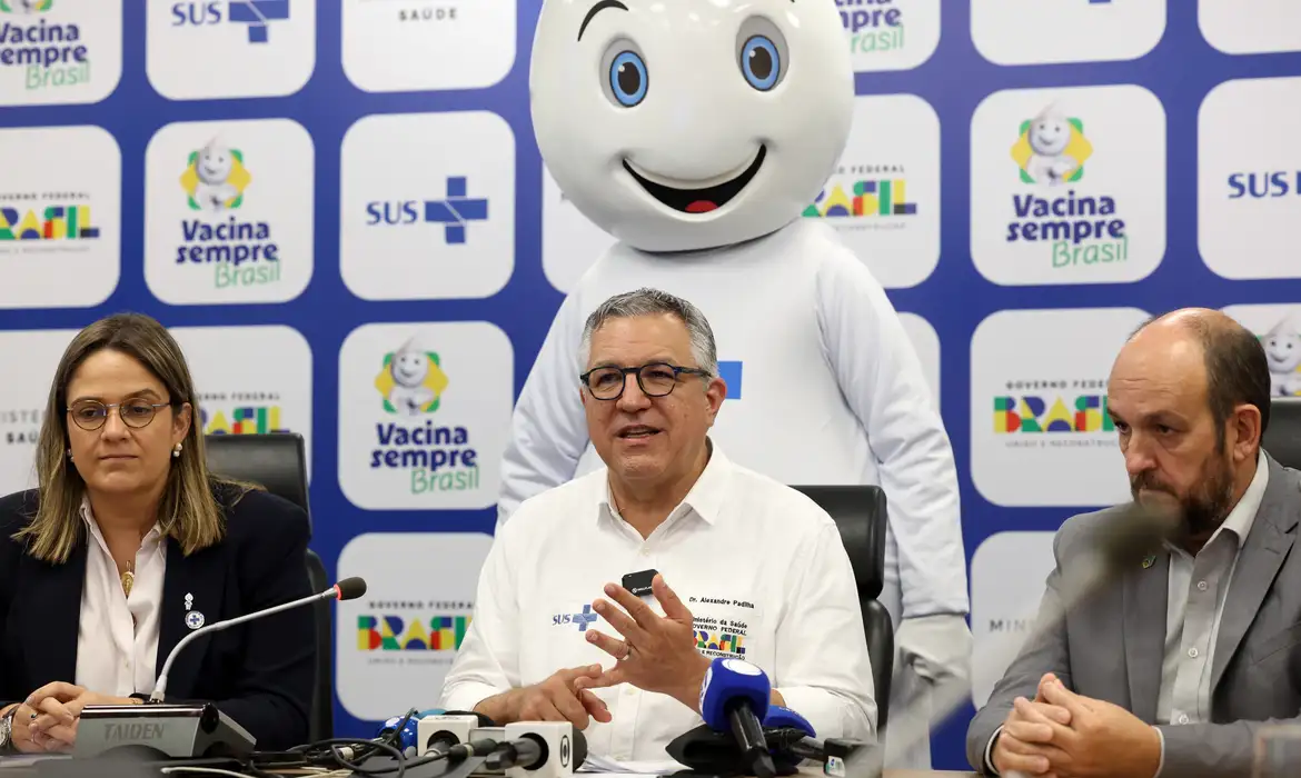 Programa Saúde na Escola pretende imunizar 27,8 milhões de estudantes