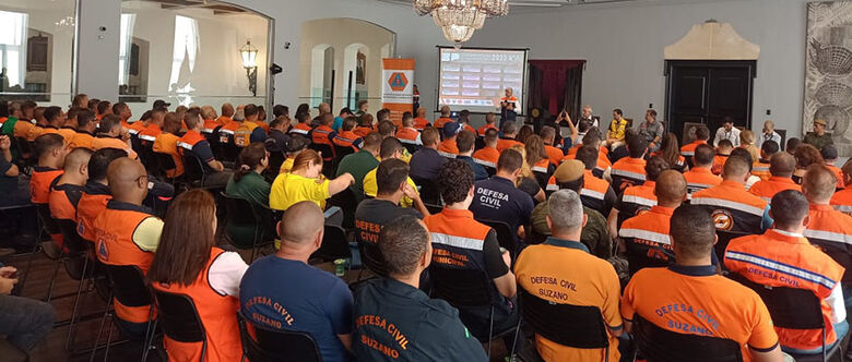 Defesa Civil participa de capacitação contra incêndios florestais