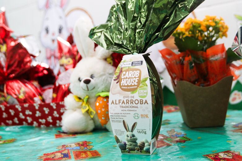  Ovos de Páscoa foram entregues nas escolas municipais de Ferraz