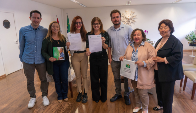 Mogi assina adesão a programa Amigos da Criança da Abrinq