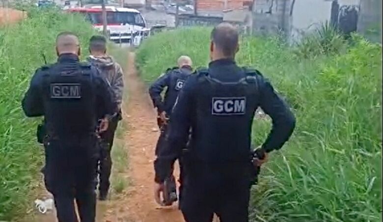 GCM de Mogi prende suspeito e apreende entorpecentes no Jardim Margarida