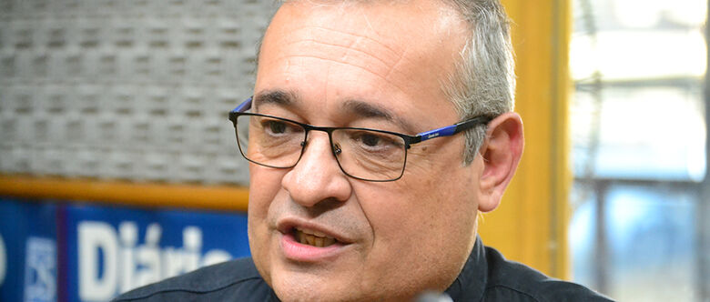 Padre Luis Hidalgo disse que papa Francisco é histórico e abriu papado para o mundo