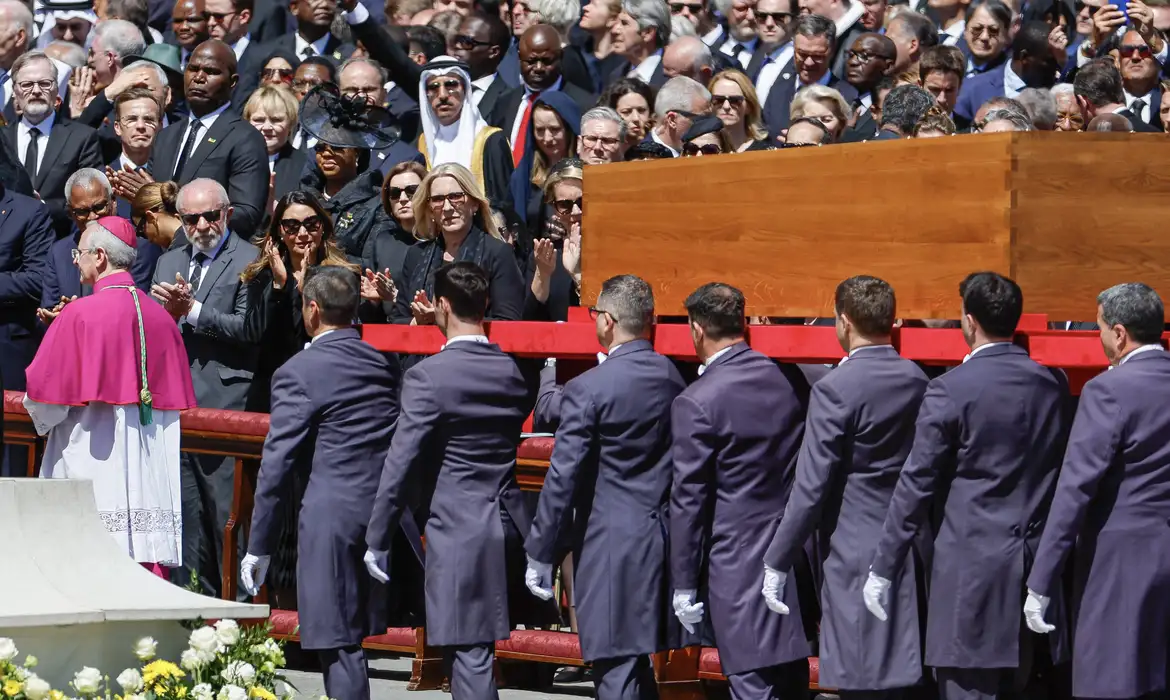 Presidente acompanhou a Missa de Exéquias do papa Francisco