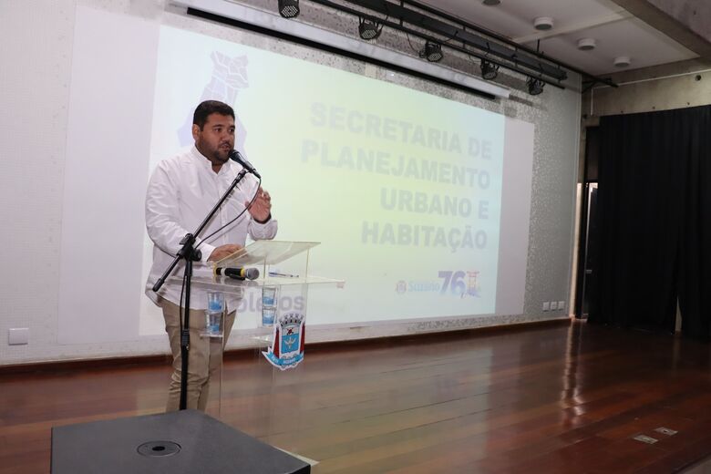 Programas preveem 32 novas praças e oficialização de 25 bairros