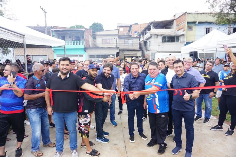 Prefeitura de Suzano inaugura novo campo de futebol no Nova América