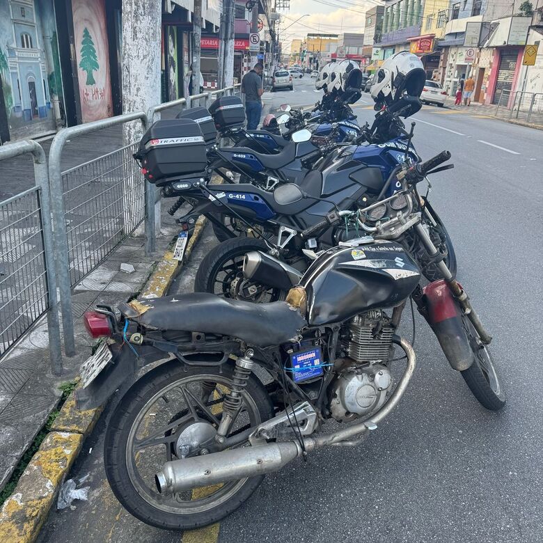GCM de Suzano apreende moto irregular e recupera veículo furtado em menos de 72 horas