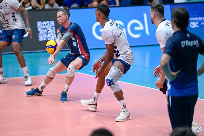 Suzano e Vôlei Renata iniciam disputa das semifinais da Superliga nesta terça-feira, em Campinas 